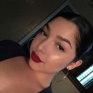 Meet your Posher, Heydee